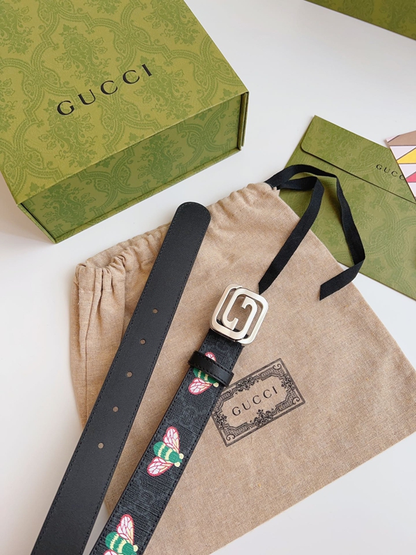 スーパーコピーグッチベルト背面デザイン